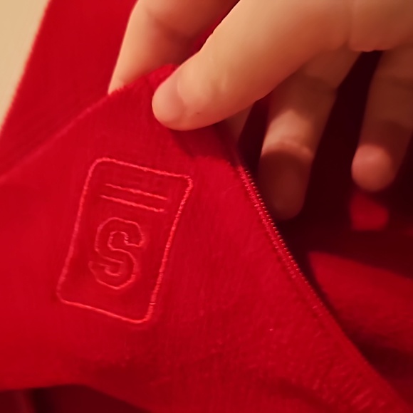 Structure oversized Red pull over 1/4 light weight sweatshirt. In EUC - Picture 3 of 3